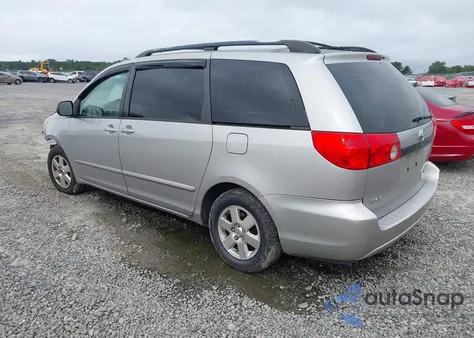 2010 Toyota Sienna Le z USA, uszkodzony, nr VIN 5TDKK4CC1AS334746